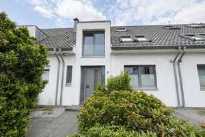 Attraktives RMH – Top-Ausstattung, nahe ISD & 300 m zum Rhein