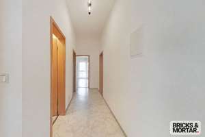 TOP-gepflegte Dachgeschosswohnung mit TG-Stellplatz zum Selbstbezug oder Kapitalanlage – Die vollständige Adresse der Immobilie erhältst du vom Anbieter., 86156 Kriegshaber, Augsburg – Vorschaubild 9