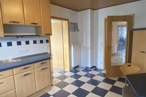 Gepflegtes Mehrfamilienhaus mit Ausblick in ruhiger Hanglage – – Die vollständige Adresse der Immobilie erhältst du vom Anbieter., 91330 Eggolsheim – Vorschaubild 8
