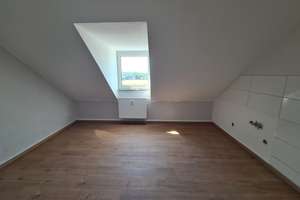 Renoviert! Gemütlich! Schöne, praktische 2,5 Raum DG-Wohnung – Achternbergstraße 91, 45884 Rotthausen, Gelsenkirchen – Vorschaubild 3