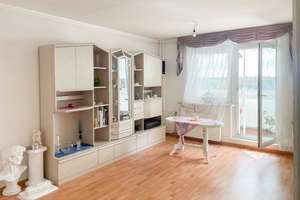 Bezugsfrei: Gut geschnittene 3-Zimmer-Wohnung mit grandioser Aussicht vom schönen Balkon – Die vollständige Adresse der Immobilie erhältst du vom Anbieter., 13051 Neu-Hohenschönhausen, Berlin – Vorschaubild 2