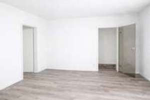 Helle Dachgeschosswohnung in einer ruhigen Wohnstraße in Essen-Burgaltendorf – Die vollständige Adresse der Immobilie erhältst du vom Anbieter., 45289 Burgaltendorf, Essen – Vorschaubild 6