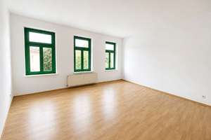 2-Zimmer-Wohnung - große Küche, Laminat, Badewanne - sehr schöne Lage, direkt am Auenwald