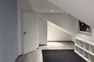 Elegantes Reihenmittelhaus mit 5 Zimmern in Esslingen am Neckar – Mutzenreisstraße 30, 73734 Zollberg, Esslingen am Neckar – Vorschaubild 25