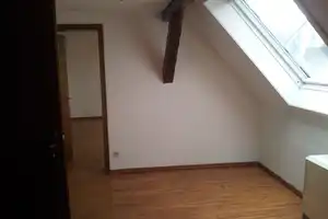 Helle 2-Raum-DG-Wohnung in Stuttgart-Feuerbach – Neippergstraße 2, 70469 Stuttgart – Vorschaubild 2