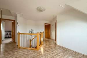Typisch friesisch, top-gepflegt, viel Platz: modernes Einfamilienhaus in der Nähe von Heide. – Die vollständige Adresse der Immobilie erhältst du vom Anbieter., 25704 Epenwöhrden – Vorschaubild 38