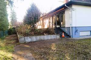 Im Bieterverfahren! Haus mit Terrasse+ Einzelgarage+ DG-Reserve