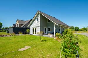 Optisch und energetisch eindrucksvoll: modernes Einfamilienhaus mitten in der Ferienregion. – Die vollständige Adresse der Immobilie erhältst du vom Anbieter., 25878 Drage – Vorschaubild 4