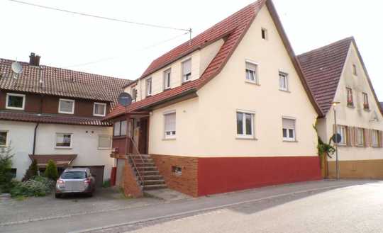 Zweifamilienhaus mit Ausbaupontential und vielseitigen Nutzungsmöglichkeiten