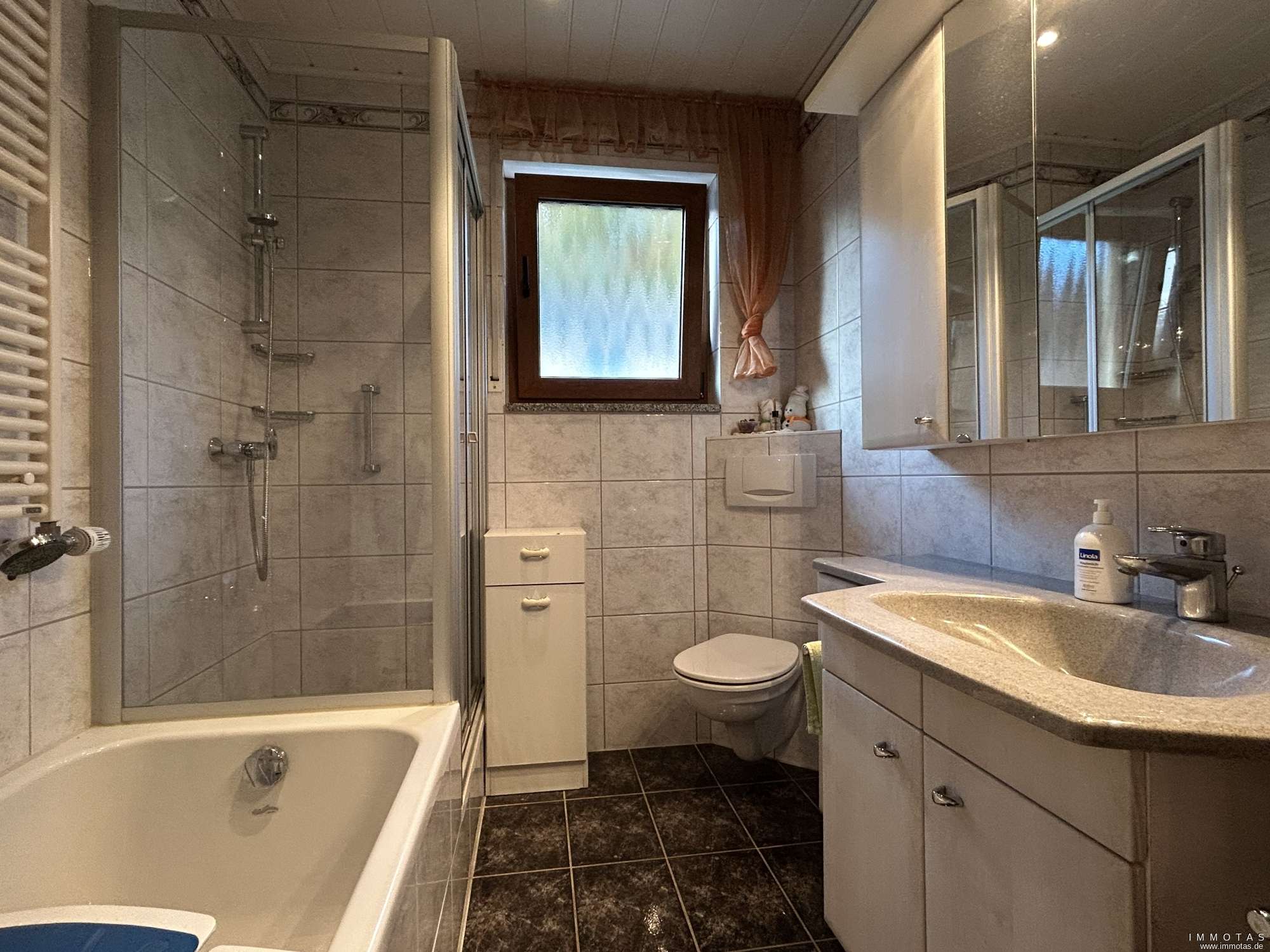 Immobilie in Lambsborn - Zwei- bis Dreifamilienhaus mit Garten und Garage - Bild 4