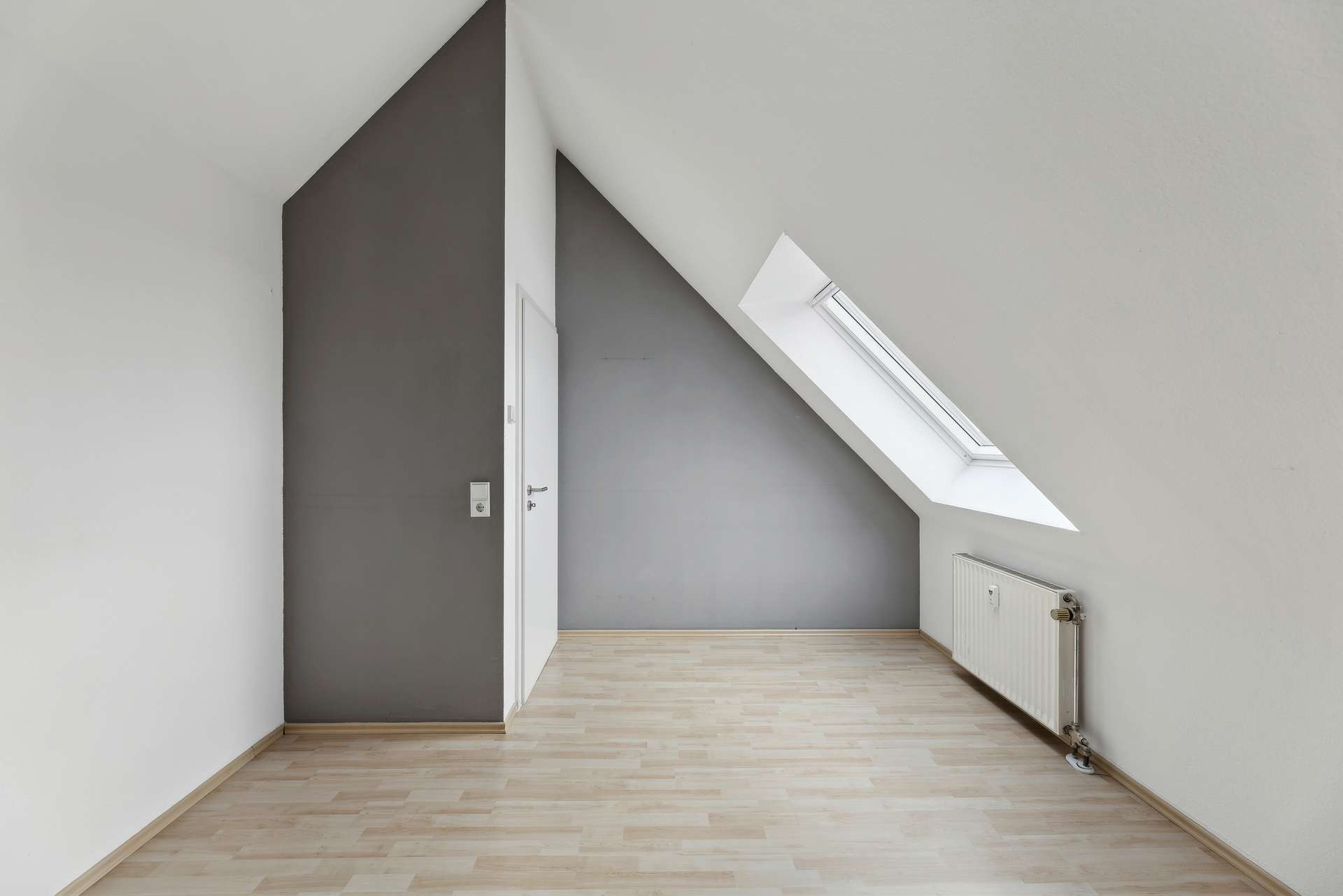 Immobilie in Röttenbach - Schicke 4-Zimmer Maisonette-Wohnung (2. OG u. DG) in Ortsrandlage von Röttenbach! - Bild 5