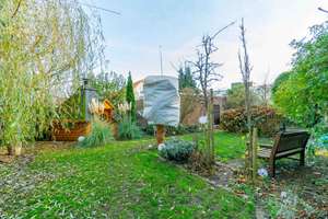 Großzügiges Wohnhaus mit verschieden Nutzungsmöglichkeiten mitten – Die vollständige Adresse der Immobilie erhältst du vom Anbieter., 33104 Schloß Neuhaus, Paderborn – Vorschaubild 3
