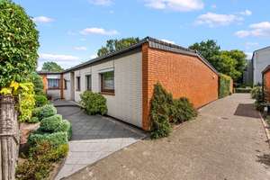 Leherheide – Renovierungsbedürftiger Flachdachbungalow in ruhiger, grüner Wohnlage – 27578 Leherheide-West, Bremerhaven – Vorschaubild 2