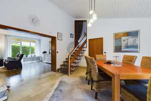 Begehrtes Split-Level Architektenhaus mit Garten, 3 Terrassen & Garage – Hannover (Kreis) – Vorschaubild 3