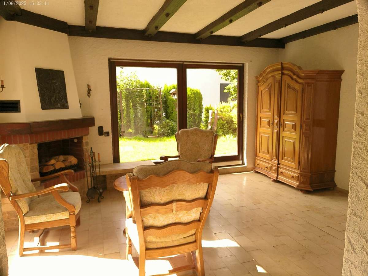 Immobilie in Oberstenfeld - Anspruchsvolles freistehendes Einfamilienhaus in guter, ruhiger Lage von Oberstenfeld! - Bild 2