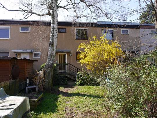 Sanierungsbedürftiges Reihenhaus in ruhiger Lage - Bild 2