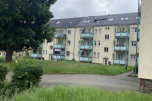 Kapitalanleger! Helle 2 1/2 Zimmer-Wohnung mit Balkon und Außenstellenplatz im Top-Zustand !!!!