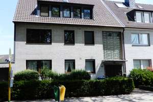 PERFEKT: Kleine 1-Zimmer-Dachgeschosswohnung, inkl. EBK, in ruhigem Vierfamilienhaus! – Dieckerstraße 66, 46047 Schlad, Oberhausen – Vorschaubild 2