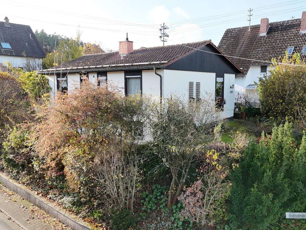 Immobilie in Altleiningen - Charmantes Einfamilienhaus mit 554 m² Grundstück - ideal für Renovierer - Bild 1