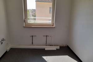 Modernes Wohnen in Burgnähe mit neuem Bad und Balkon! – Rollnerstr. 51, 90408 Uhlandstraße, Nürnberg – Vorschaubild 5