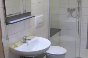 DAS GLÜCK hat ein ZUHAUSE! - gemütliche 2-Zi.- WE im 2.OG mit EBK!!! + DUSCHE & BALKON! – Jößnitzer Straße 88a, 8525 Reißiger Vorstadt, Plauen – Vorschaubild 8