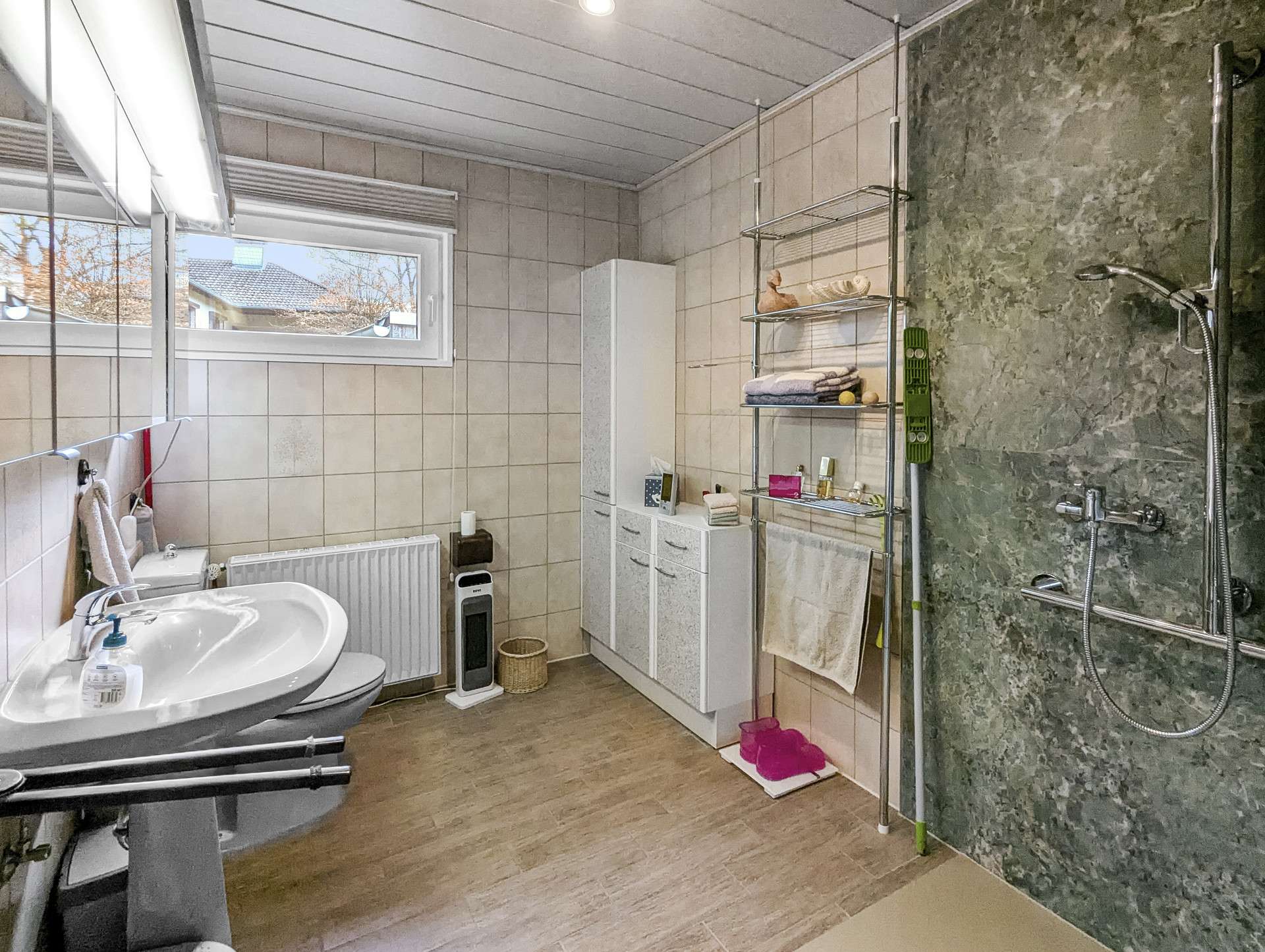 Immobilie in Welle - Mehrgenerationshaus mit Einliegerwohnung, Doppelgarage & Traumgarten in Welle - Bild 4