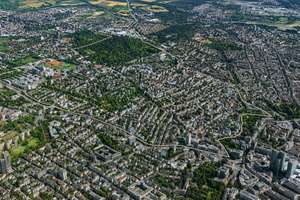 Rarität: Ensemble mit 18 Wohnungen, 5 Büro/Gewerbe, Garagen + Stellplätzen im Alleinauftrag – 60318 Innenstadt, Frankfurt am Main – Vorschaubild 3