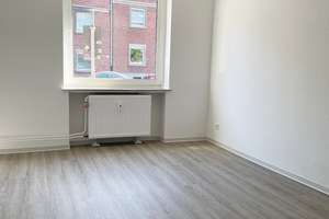 Frisch renoviert! 2-Zimmer-Apartment mit Balkon, neues Tageslichtbad mit Wanne, neuer Boden – Gerresheimer Straße 144, 40625 Flingern Süd, Düsseldorf – Vorschaubild 5