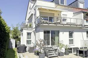 Exklusive 5-Zimmer-Maisonette-Wohnung direkt am Bajuwarenpark – Marianne-Plehn-Str. 36, 81825 Gartenstadt Trudering, München – Vorschaubild 2