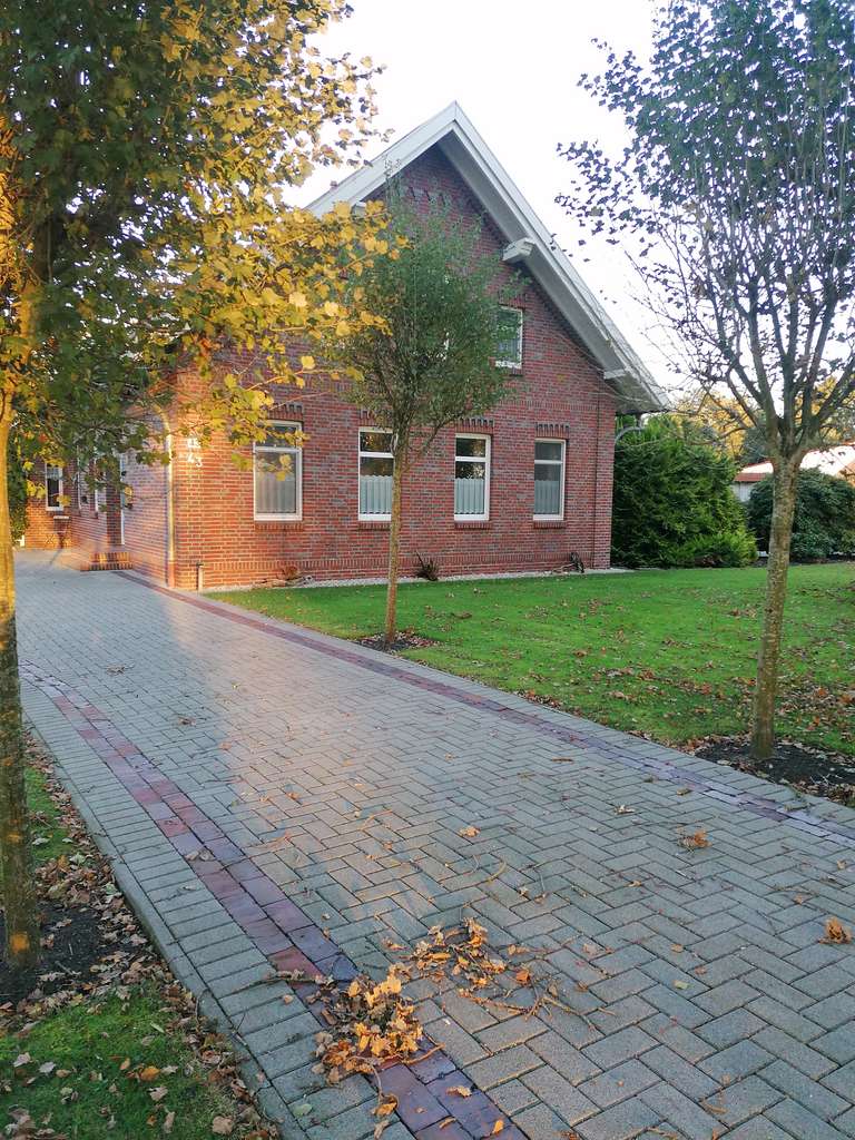 Immobilie in Barßel - Fehnhaus in idyllischer Kanallage auf 6.200m² Grundstück  - Bild 0