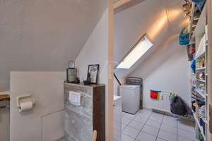 Ruhig, modern, zentral - Freie Dachgeschosswohnung mit Balkon – Die vollständige Adresse der Immobilie erhältst du vom Anbieter., 64297 Eberstadt, Darmstadt – Vorschaubild 8