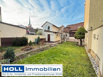 * * * OF-Bürgel - top Lage * * *
Gemütliches 1-Familienhaus mit Garage