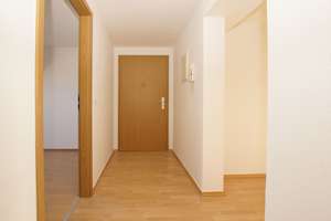 +++ Helle 3-Raum-Wohnung im Dachgeschoss mit Stellplatz! +++ – Limbacher Straße 14, 9113 Schloßchemnitz, Chemnitz – Vorschaubild 5