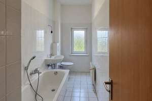 *Ideal für Familie, Pärchen oder WG* 3-Raumwohnung mit Balkon + Einbauküche + Tageslichtbad!! – 39112 Sudenburg, Magdeburg – Vorschaubild 4