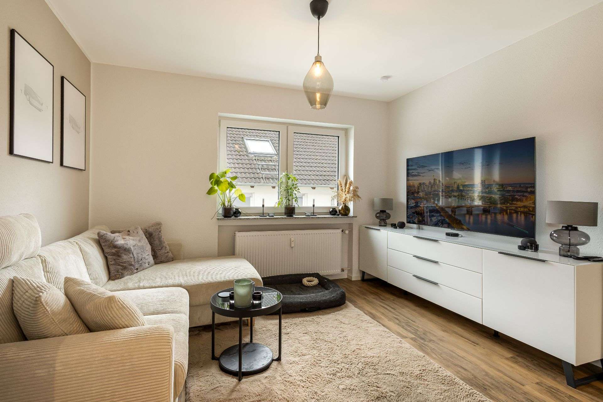 Immobilie in Schwalbach - Wohnen und Investieren: Saniertes Mehrfamilienhaus in attraktiver Feldrandlage in Schwalbach/Ts. - Bild 8