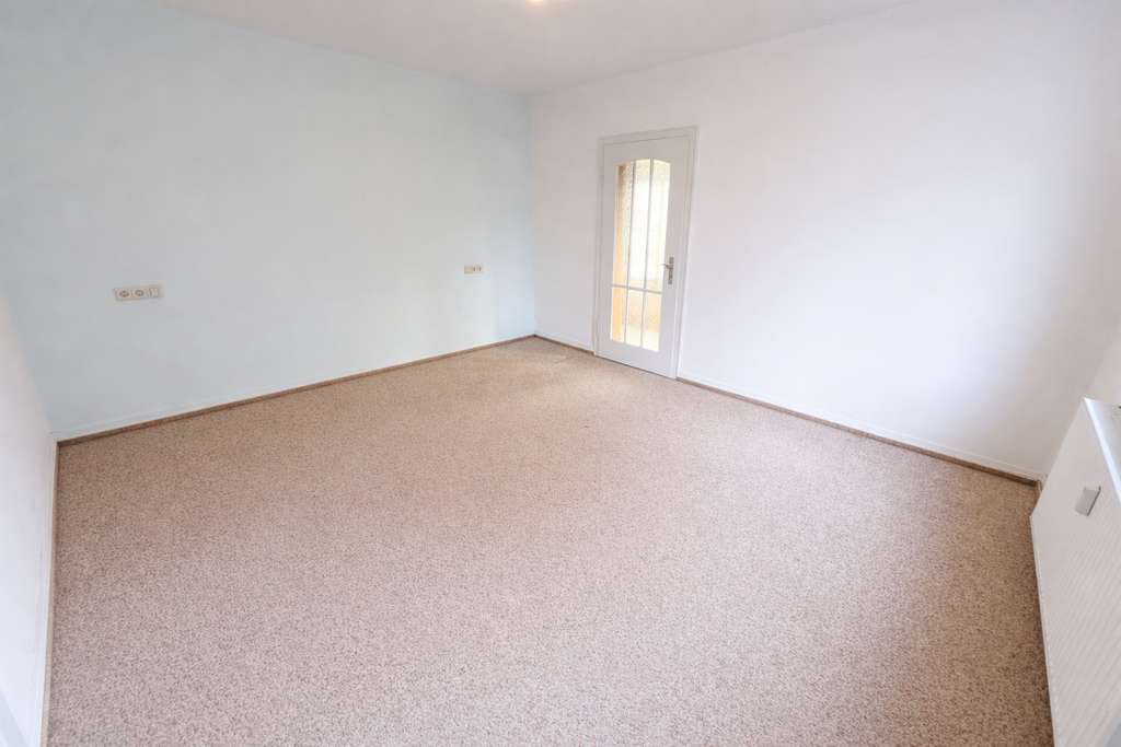 Immobilie in Trossingen - Attraktives Mehrfamilienhaus mit großem Garten und Entwicklungspotenzial - Bild 3