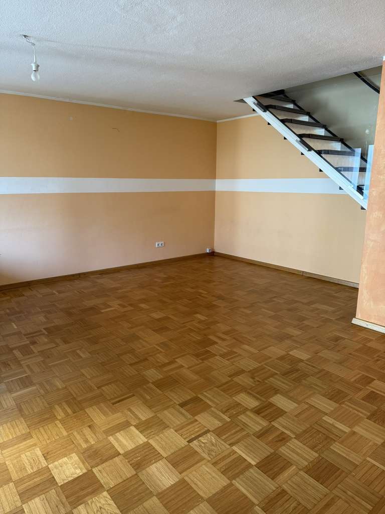 Immobilie in Kaufering - Großzügige helle Vier-Zimmer-Maisonette-Wohnung in Kaufering zentral - Bild 2