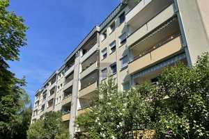 3-Zimmerwohnung in toller und ruhiger Lage von Zerzabelshof - Balkon und Einbauküche vorhanden – Nürnberg – Vorschaubild 1