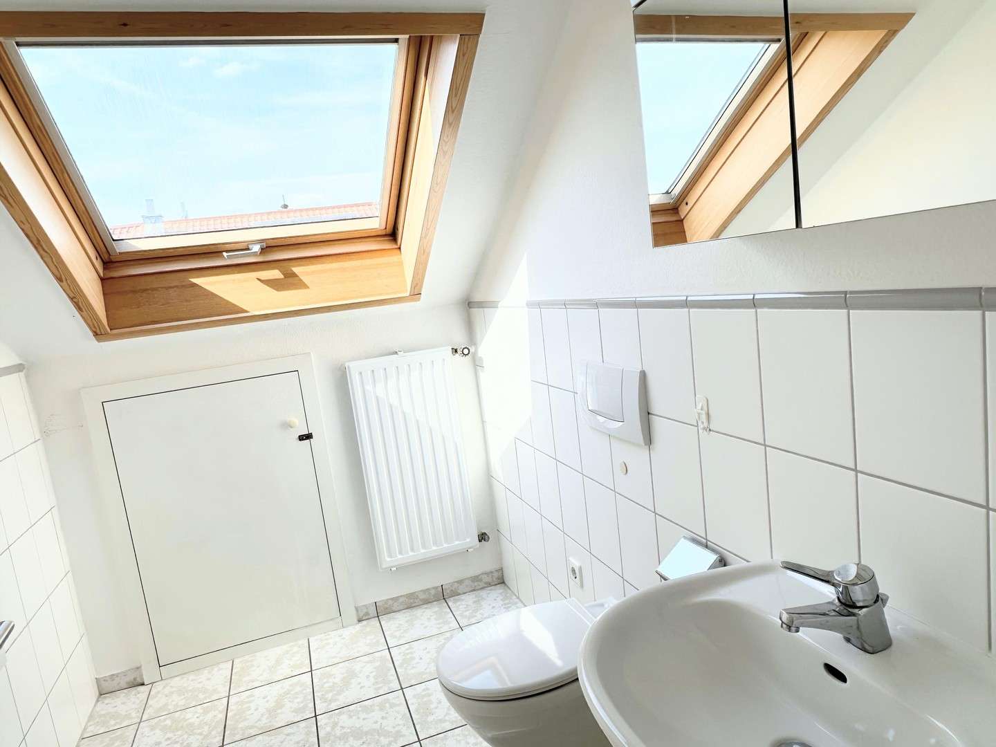 Immobilie in Bönnigheim - Repräsentatives 2-Familienhaus mit Ausbaupotential in begehrter Wohnlage - Bild 4