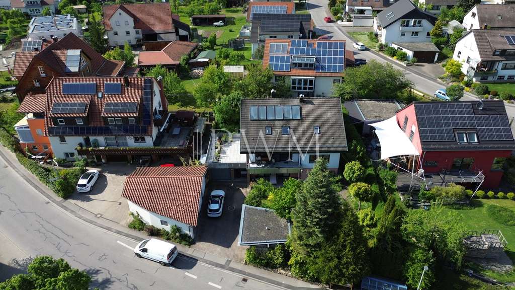 Immobilie in Herrenberg - Mehrfamilienhaus mit drei Wohneinheiten und Garten in attraktiver Ortsrandlage von Herrenberg-Kayh - Bild 2