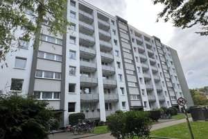 Gut vermietete 3 - 4-Zimmer-Wohnung mit 3 Balkonen in einem gepflegten Mehrparteienhaus zu verkaufen