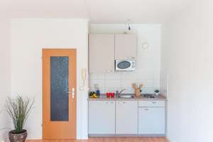 Kleine 1-Raum-Wohnung mit Einbauküche – Annaberger Str. 19, 9111 Zentrum, Chemnitz – Vorschaubild 1