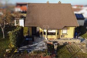 Charmantes Einfamilienhaus mit Garten in Nenzenheim/Iphofen – Die vollständige Adresse der Immobilie erhältst du vom Anbieter., 97346 Iphofen – Vorschaubild 3