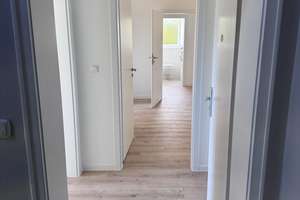 Hochwertig sanierte 3,5-Zimmer-Wohnung mit großem Süd-Balkon in München-Forstenried – 81475 Fürstenried-West, München – Vorschaubild 2