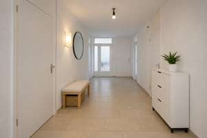 "Großzügige 5-Zimmer-Wohnung mit Balkon, Garage & Aufzug – attraktive Kapitalanlage in Regensburg" – Die vollständige Adresse der Immobilie erhältst du vom Anbieter., 93057 Reinhausen, Regensburg – Vorschaubild 1