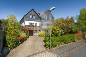 Gemütliche Doppelhaushälfte mit integrierter Garage in familienfreundlicher Lage! – Die vollständige Adresse der Immobilie erhältst du vom Anbieter., 42477 Radevormwald – Vorschaubild 2