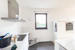 Helle 4-Zimmer-Wohnung in Top-Zustand – grün gelegen und zentral zugleich – Berlin – Vorschaubild 3