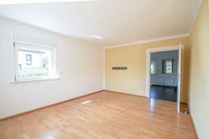 Freistehendes Einfamilienhaus mit schönem Grundstück l Dachterrasse & Garten | Doppelcarport – Leipzig – Vorschaubild 8