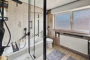Schönes 8-Zimmer-Zweifamilienhaus in toller Lage von Bielefeld-Quelle – 33649 Brackwede, Bielefeld – Vorschaubild 7