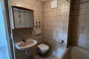 Neu renoviert 2-Zi. Wohnung mit EBK und Balkon – Stuttgart – Vorschaubild 13